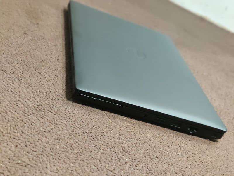 Dell latitude 7390 i7 8 generation 6