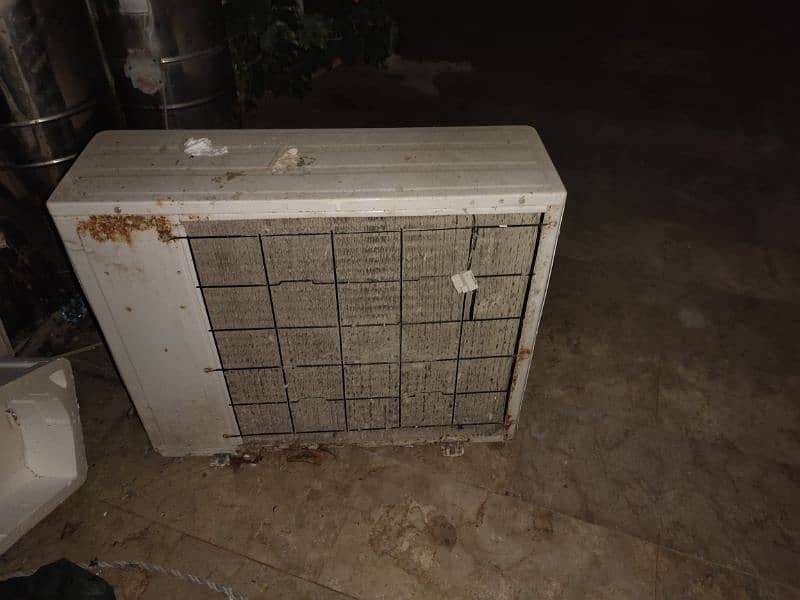 haeir 1.5ton ac only condenser problem indoor has very good condition 1