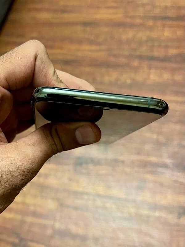 iPhone 11 Pro Max, 100 health, 64gb PTA approved 4