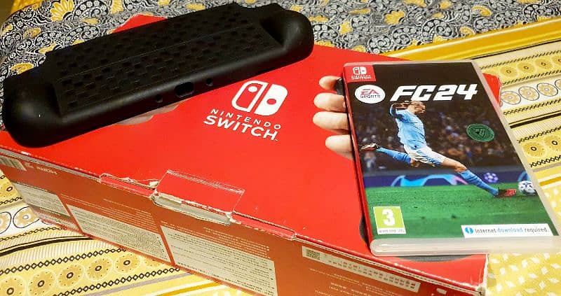 Nintendo Switch Just like New with new games and case 1