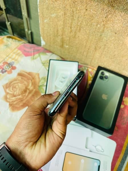 IPhone 11 Pro Max (256gb PTA)urgent Sale 11