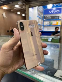 iphone Xs on low price