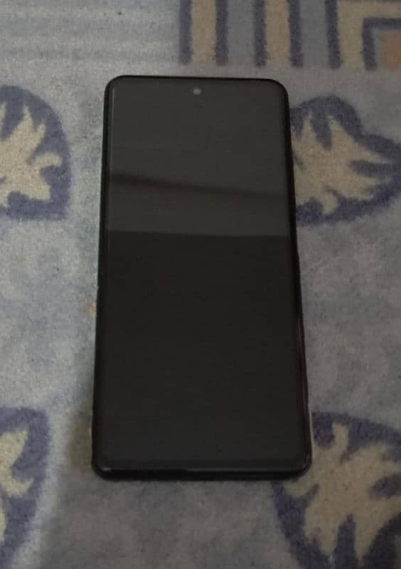 Infinix Hot 30 8+8 128gb (Just Like NEW) 2 Months Company Warranty. 1