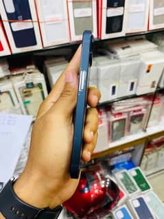 I phone 13 128 gb (jv) contact no 03099785219