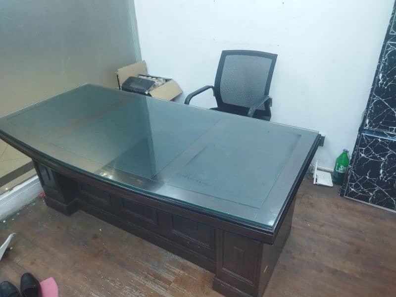 Office table with mirror and a chair  8\10 25k final 1