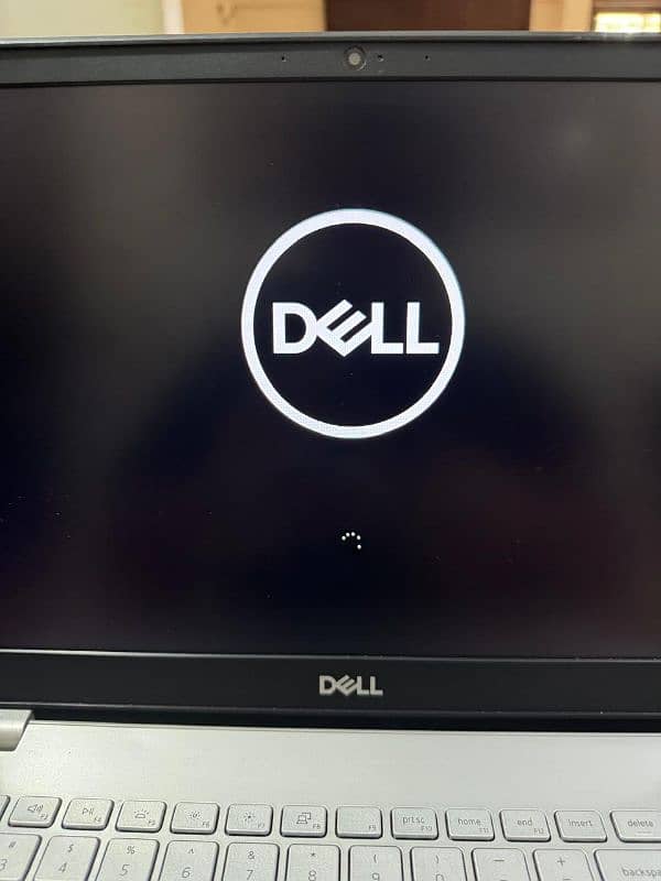 Dell Inspiron 5584 Core i5 8th Generation 1