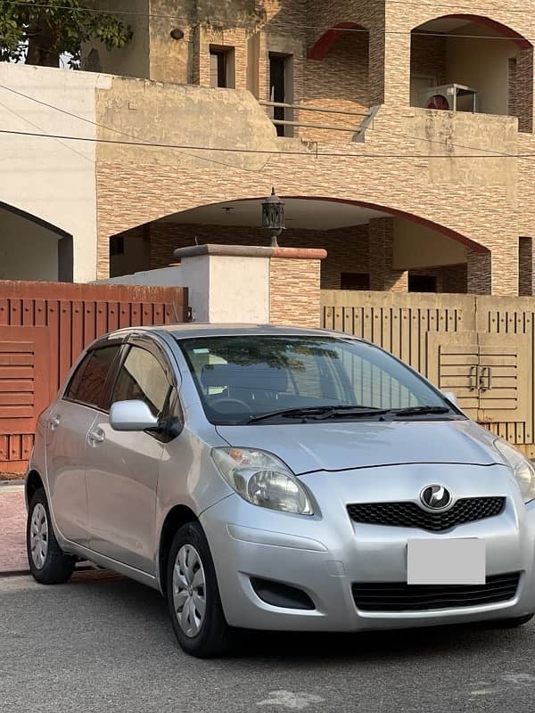 TOYOTA VITZ 2009 2010 REG 2013 ORIGINAL EXCELLENT KARACHI REG 1