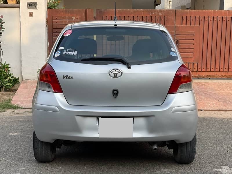 TOYOTA VITZ 2009 2010 REG 2013 ORIGINAL EXCELLENT KARACHI REG 2