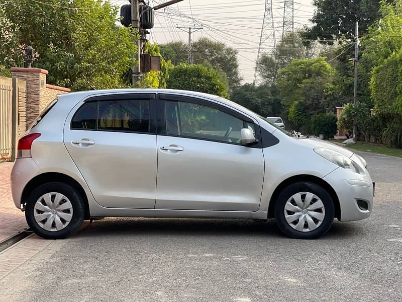 TOYOTA VITZ 2009 2010 REG 2013 ORIGINAL EXCELLENT KARACHI REG 16