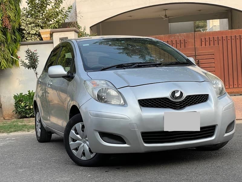 TOYOTA VITZ 2009 2010 REG 2013 ORIGINAL EXCELLENT KARACHI REG 17