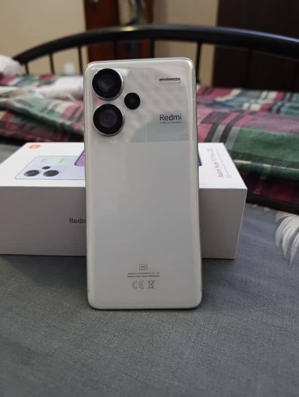 Redmi note 13 pro+ 5g moon White 10/10 ziyada nhi kum ho ga 5