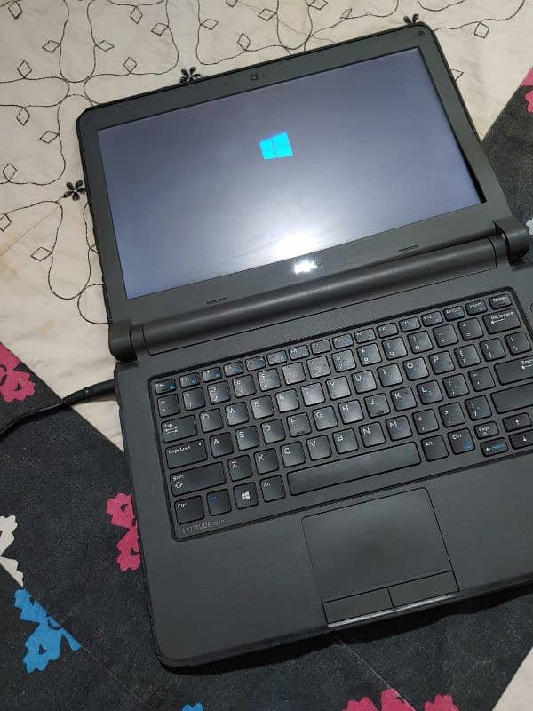 Dell Latitude 3340 4