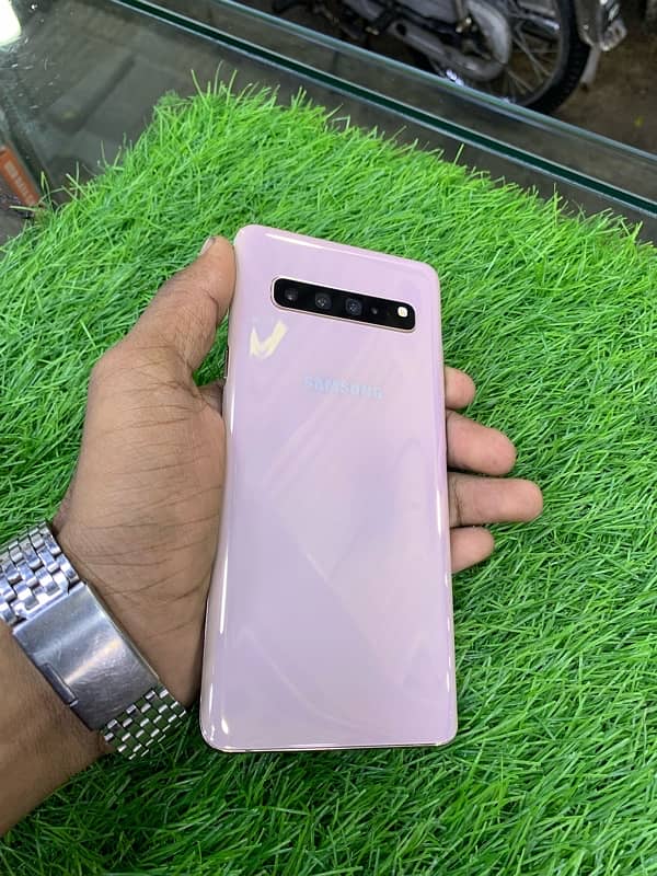 Samsung Galaxy S10 plus 5G  8/256 5