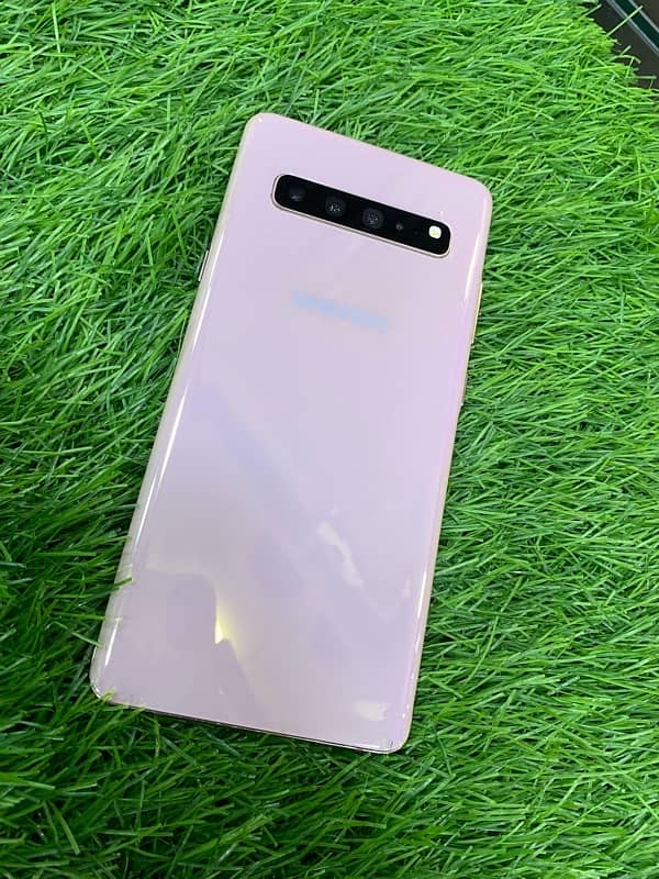 Samsung Galaxy S10 plus 5G  8/256 7