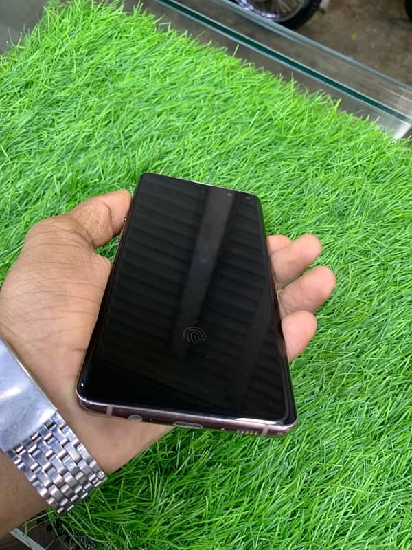 Samsung Galaxy S10 plus 5G  8/256 9