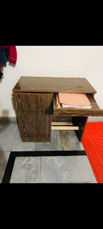 study table / laptop table / storage table 4