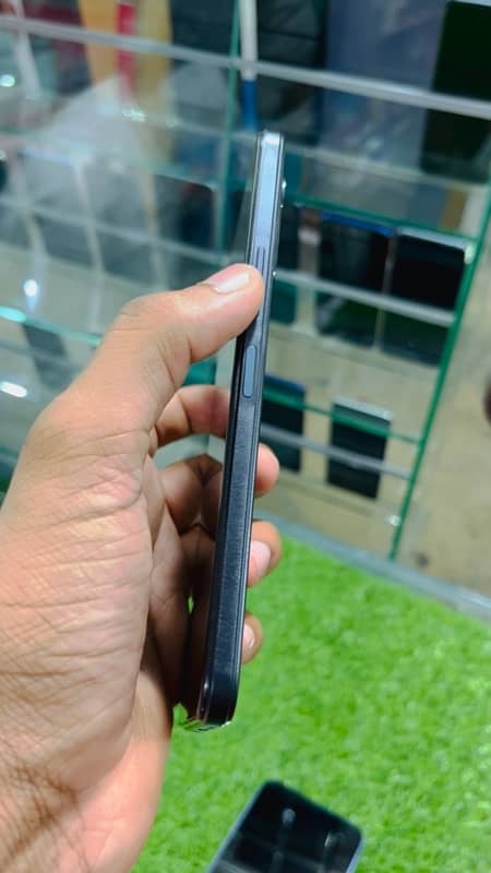 Infinix Note 11 4/128 complete box 10/10condition All ok 1