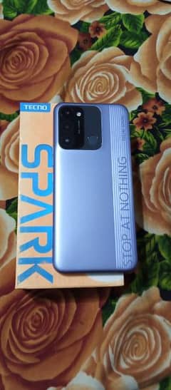 cleanest tecno spark 8c 6/128 sealed phone 03702632202