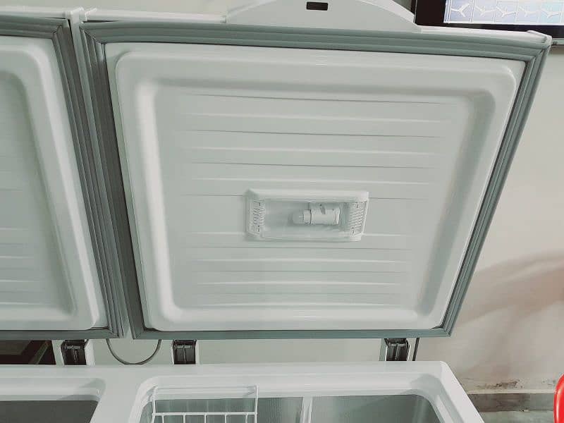 Dawlance Twin door deep freezer | model 91998 5