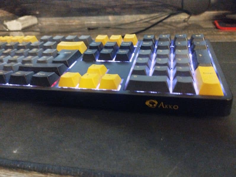 gaming mechanical keyboard (akko) 1