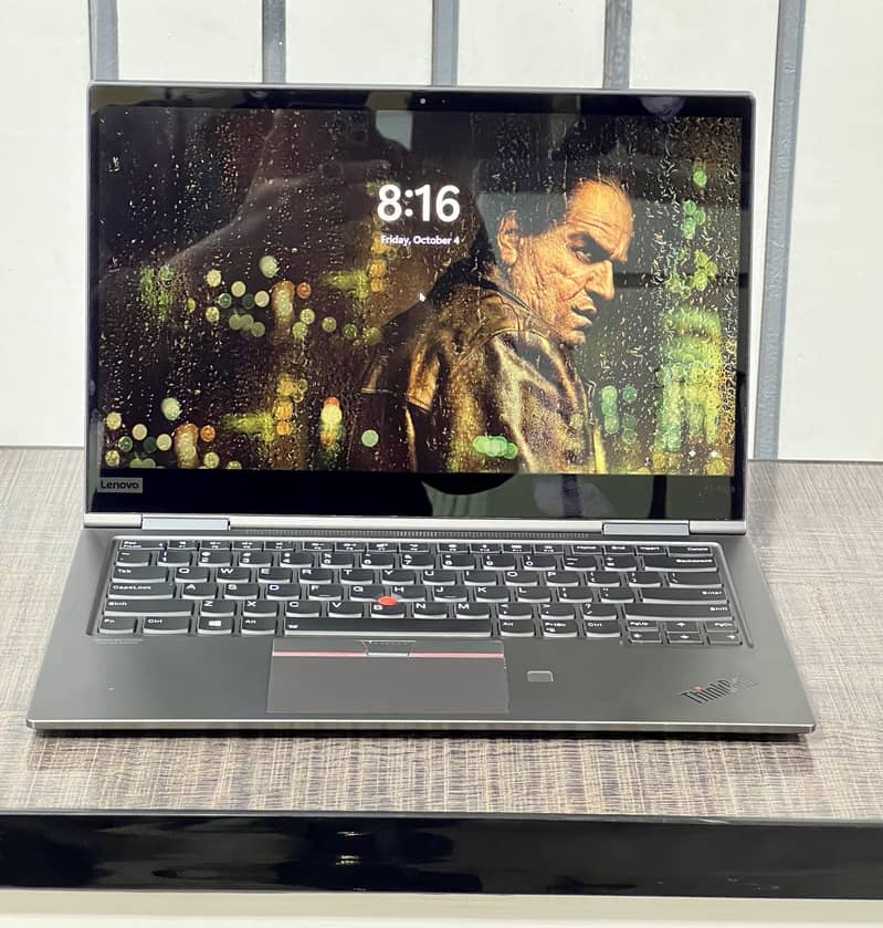 Lenovo X1 Yoga laptop  | I7 8 | 16 GB Ram x360 Stylus Metal 7