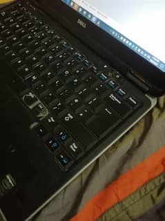 Dell e7240 core i7 4th gen without hard disk 4gb ram new battery