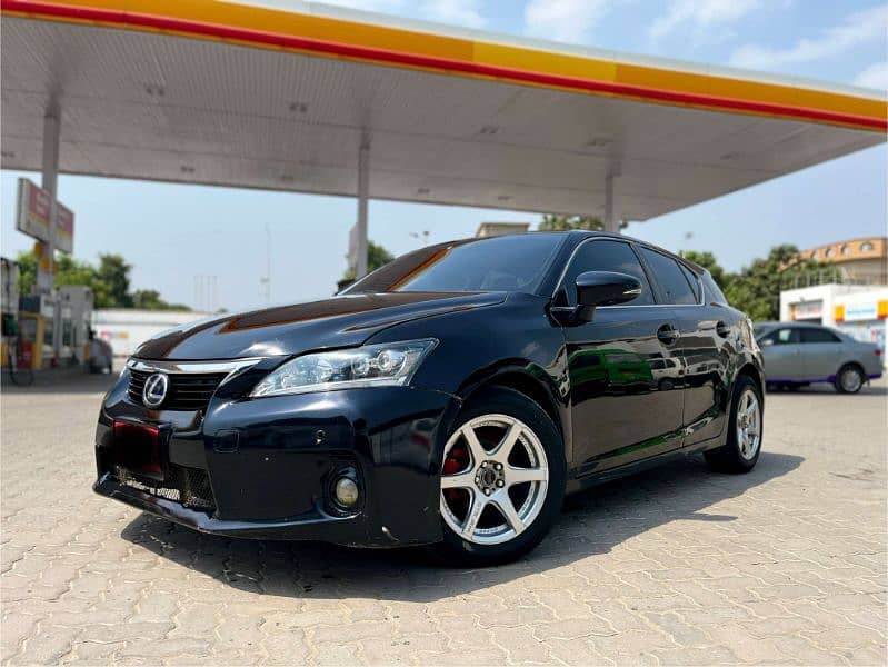 Lexus CT200h 2011/2015 0