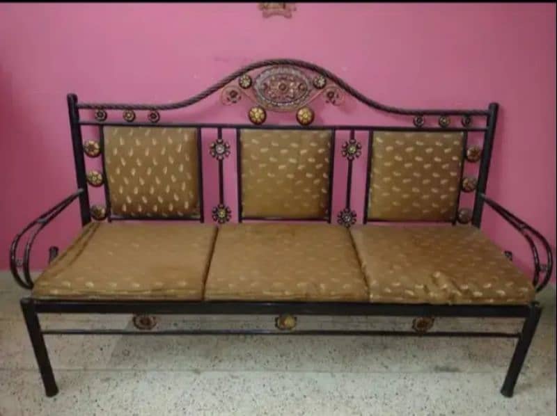 8 seater sofa set with pot in reasonable price 3