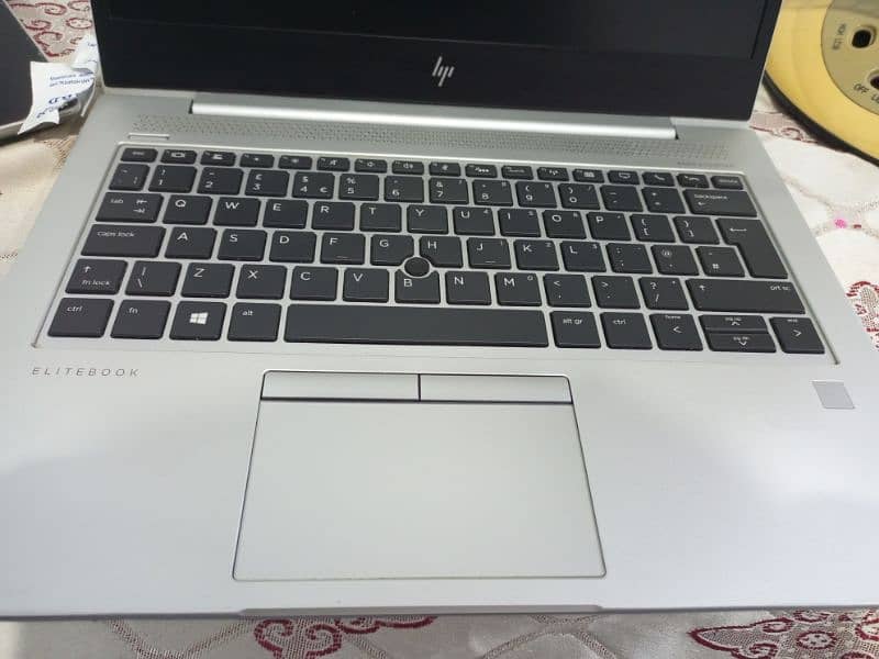 HP elite book 830 G5 2