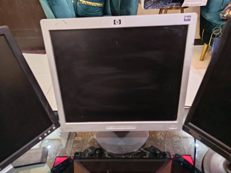 Core i3 2nd Gen & Core 2 Duo with 3 LCDs 8