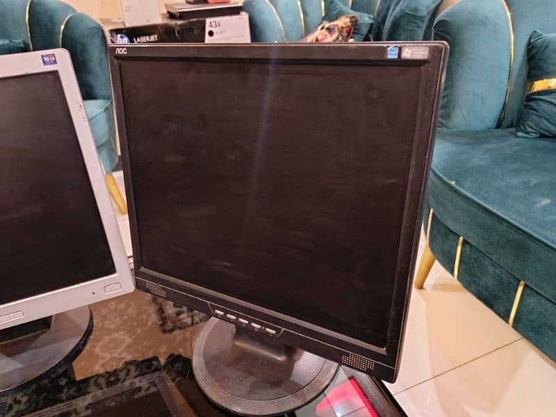 Core i3 2nd Gen & Core 2 Duo with 3 LCDs 9