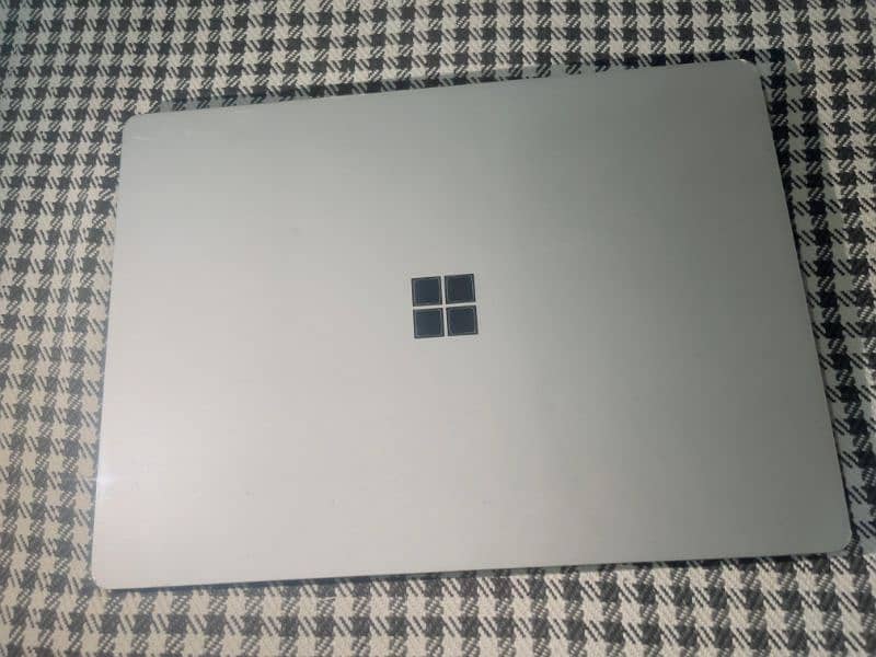 Microsoft Surface Laptop 0