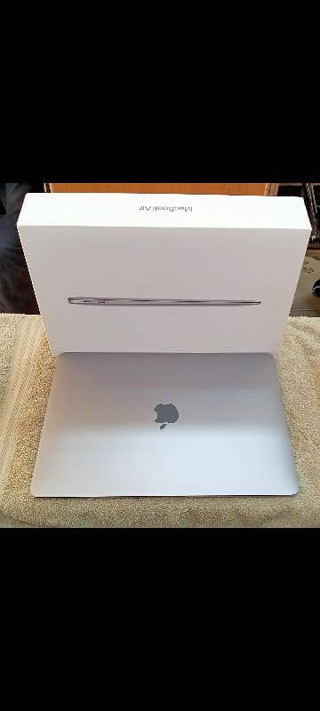 MacBook Air M1 2020 8GB 256GB 13" Space Grey Color MGN63LL/A with Box 16