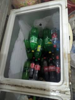 waves D freezer in good working 100,% condition 10/8 in good working