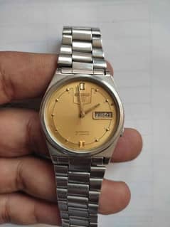 Seiko 5 automatic very neat n 100 percent working with guarantee card