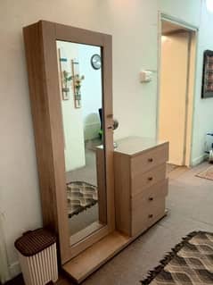 A head to toe mirror dresser