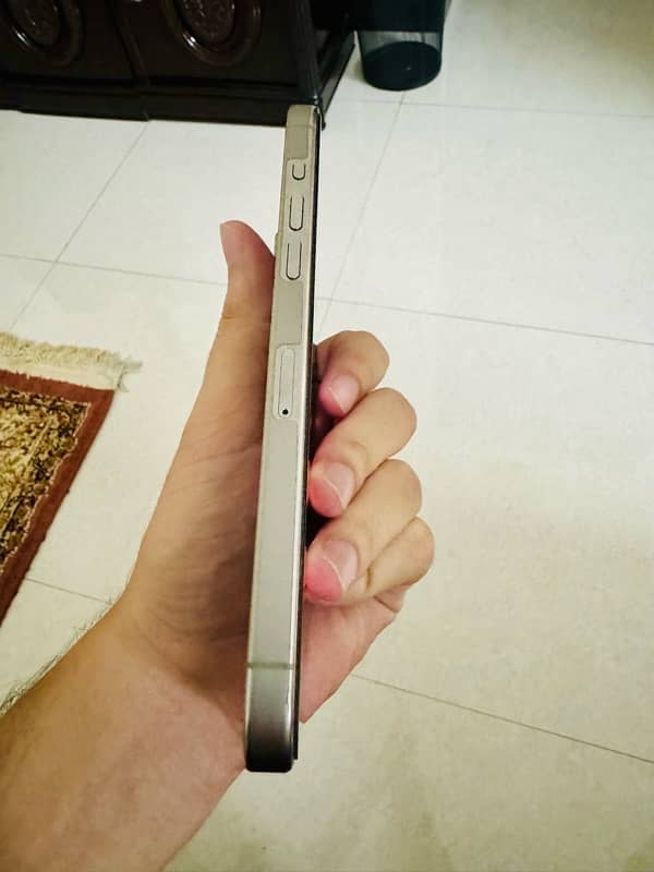 iPhone 15 Pro Max 256GB HK variant 4