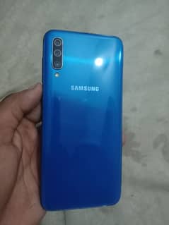 Samsung A50 with box 4 128