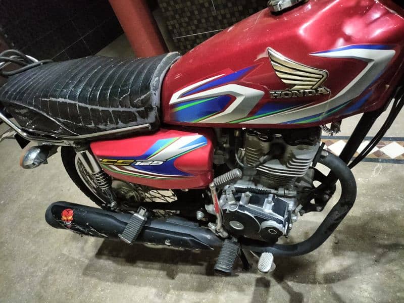 Honda cg 125 2022 model in good condition 3