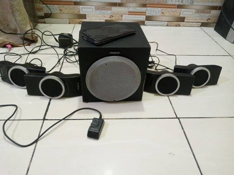 creative 4.1 Bluetooth speakers 0