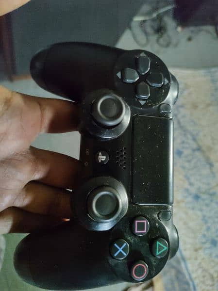 PS4 controller 1