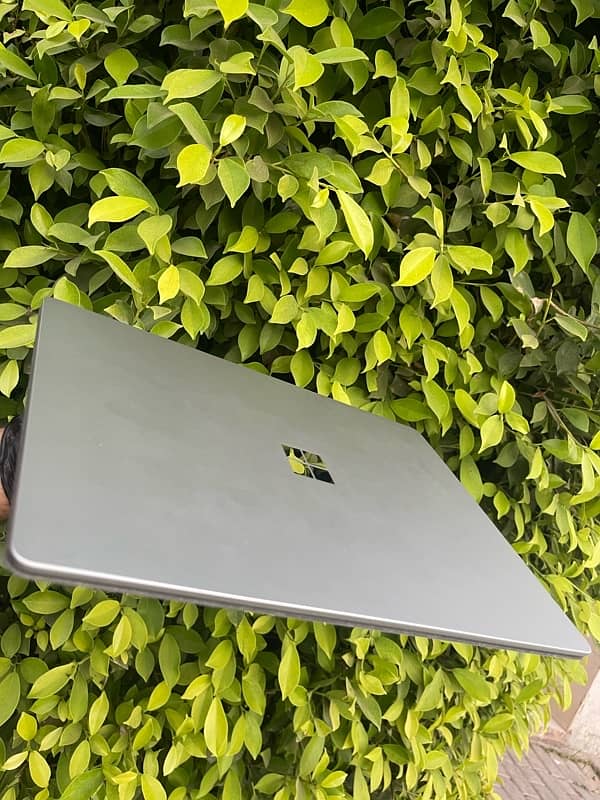 Microsoft surface laptop 3 8