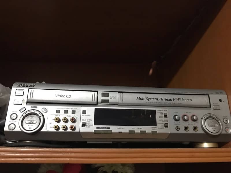 Sony VCD & Video cassette Recorder 0