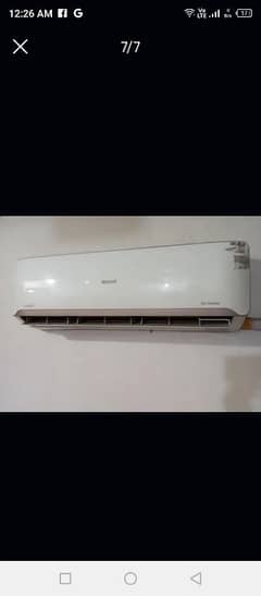 air conditioner 1.5 ton smoothly working and good condition