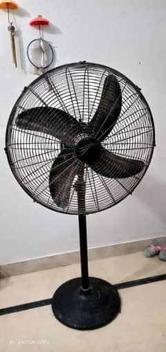 RAdo table fan