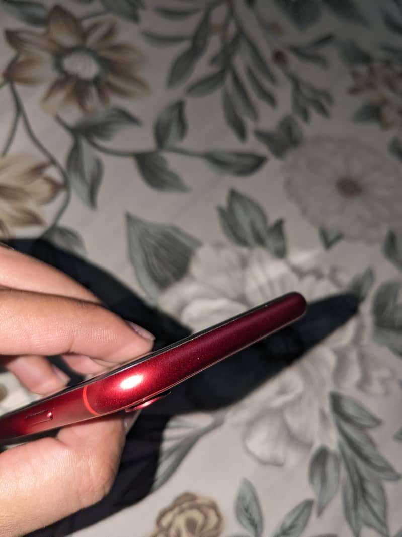 Selling iphone XR 83 % original battery 2