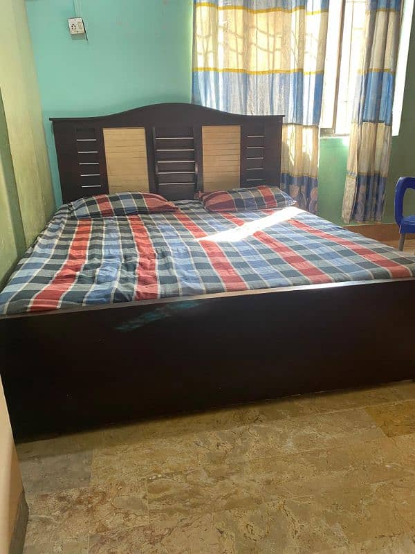 Urgent Bed lasani sheet with mattress 2