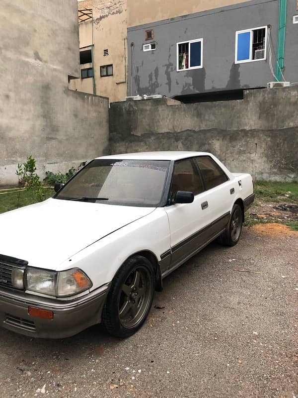 Toyota Crown 1988 4