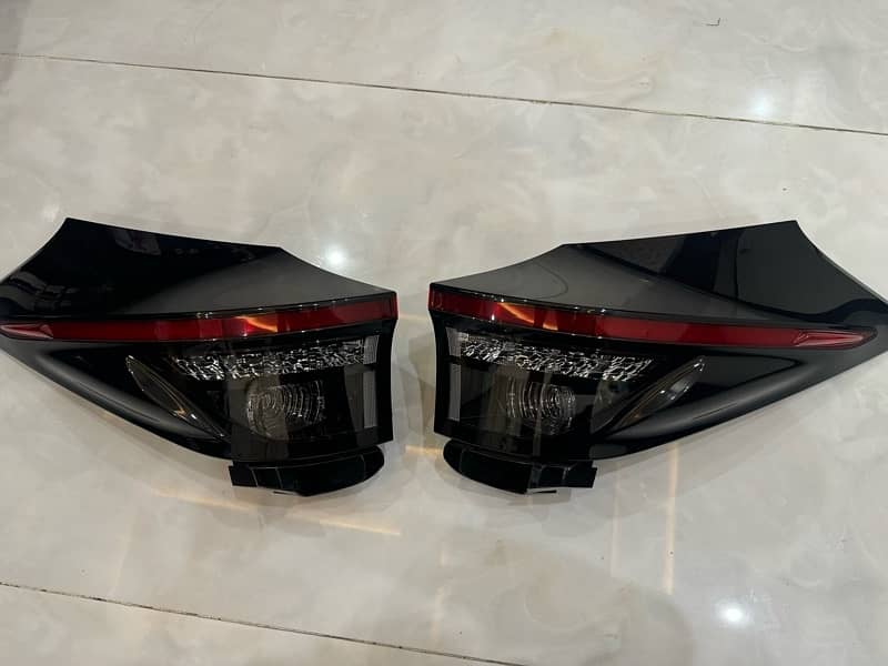 TOYOTA Yaris Cross original Back lights for sale 8