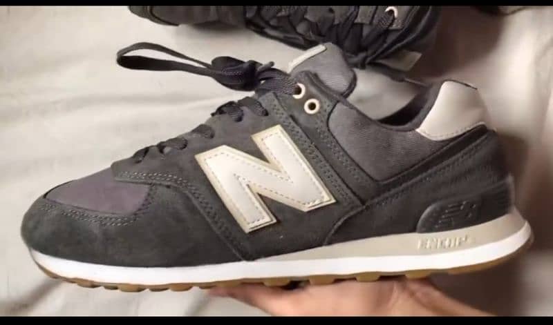 New Balance 574 shoes size: 42.5/43 1